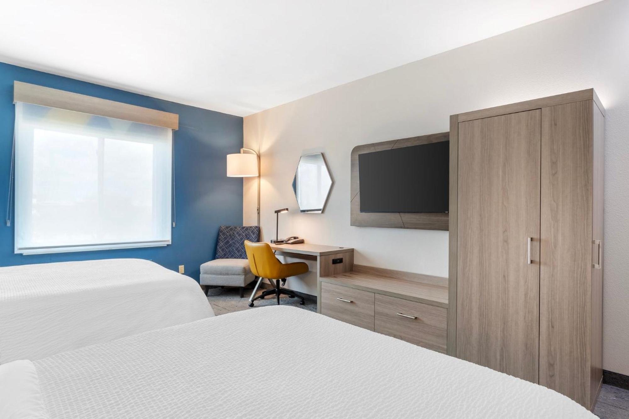 Holiday Inn Express Hotel And Suites Alice By Ihg Exterior photo