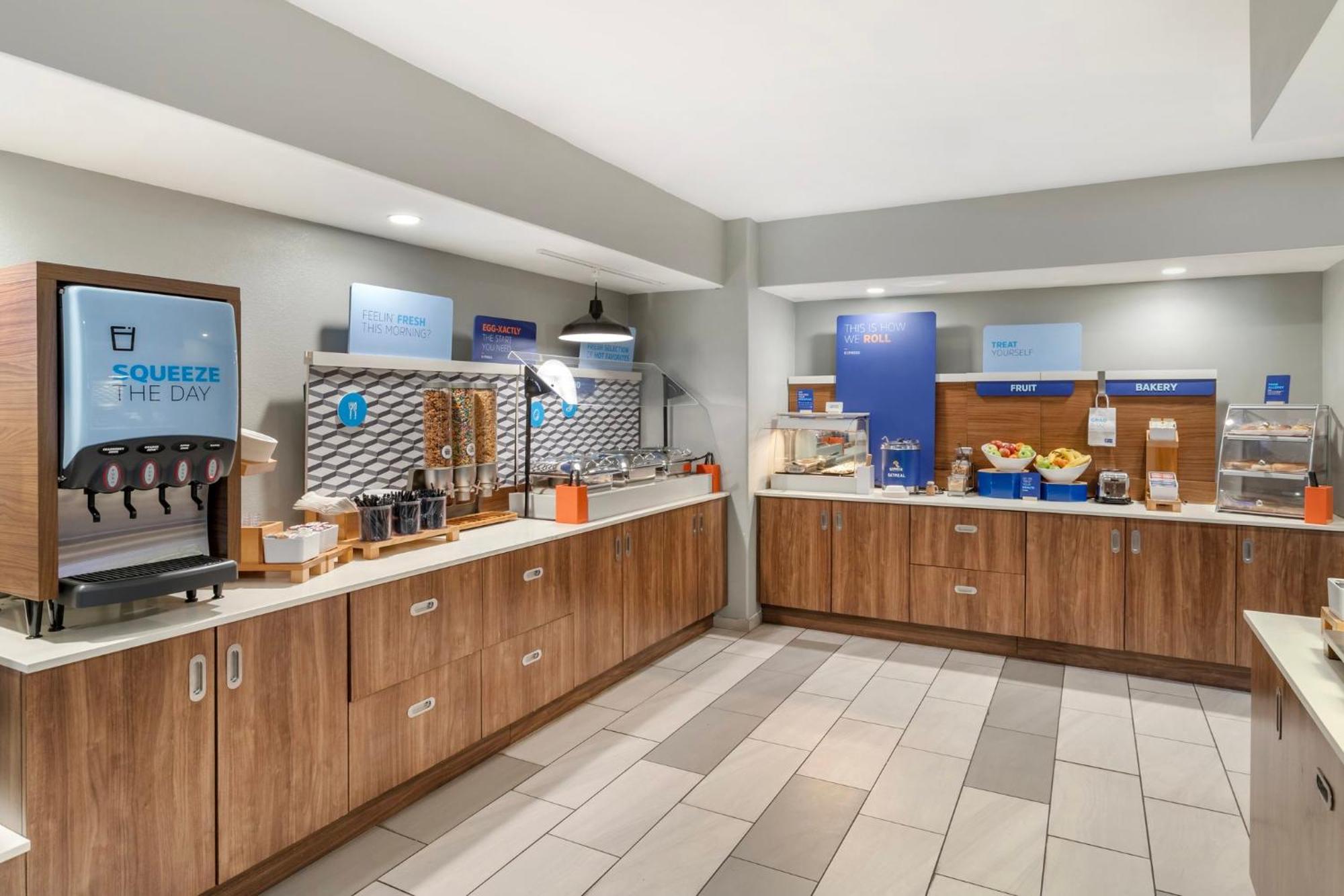 Holiday Inn Express Hotel And Suites Alice By Ihg Exterior photo