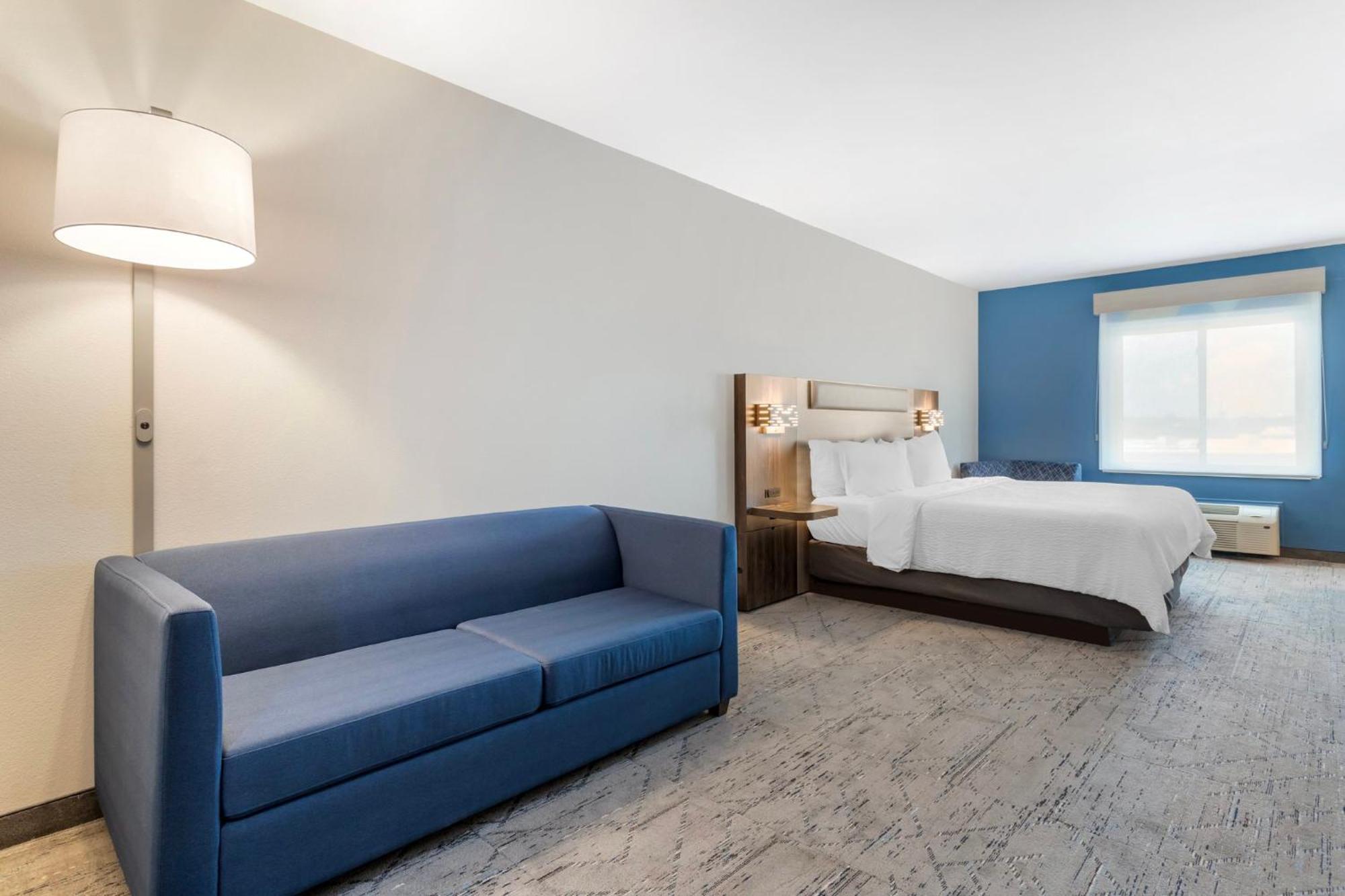Holiday Inn Express Hotel And Suites Alice By Ihg Exterior photo