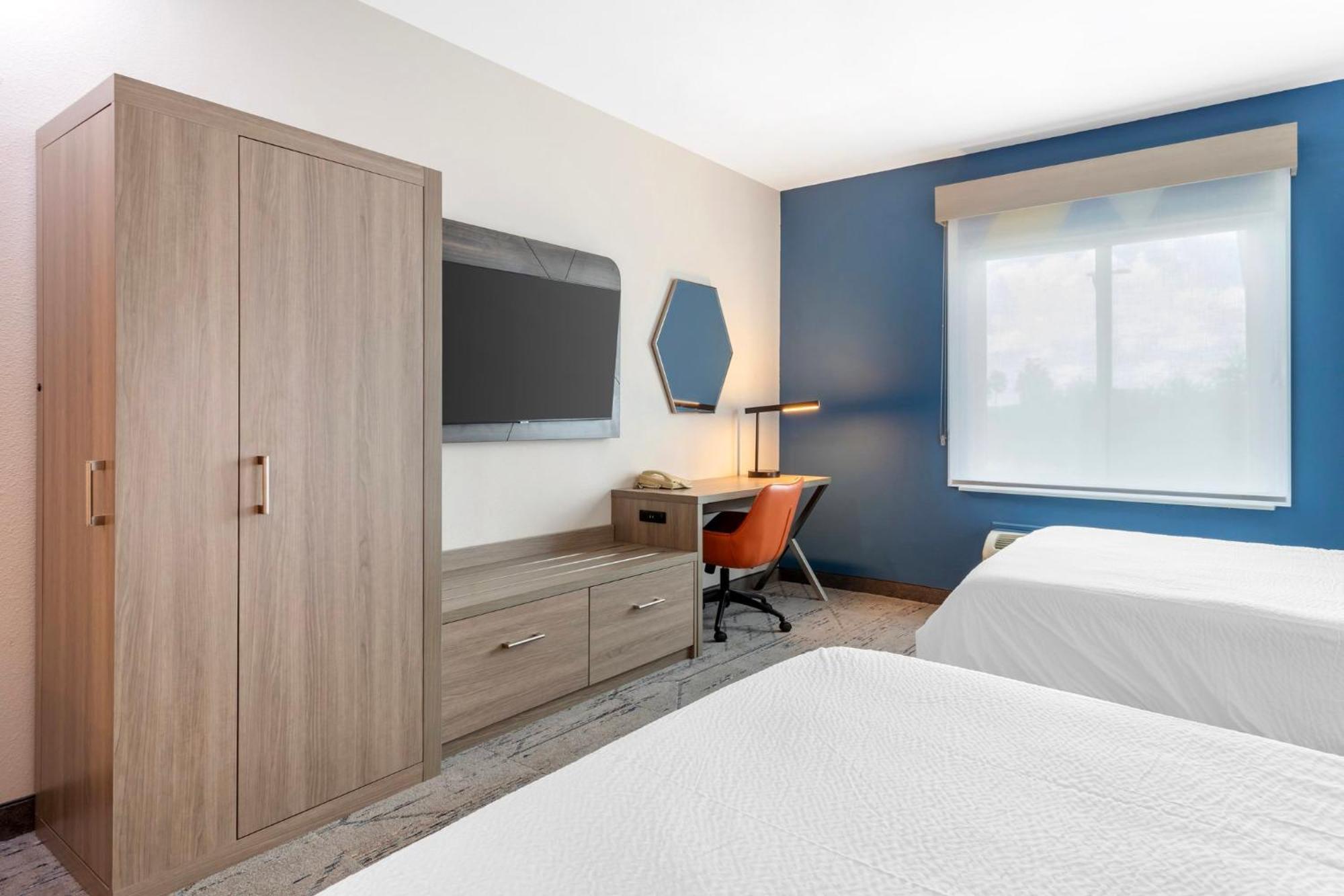 Holiday Inn Express Hotel And Suites Alice By Ihg Exterior photo