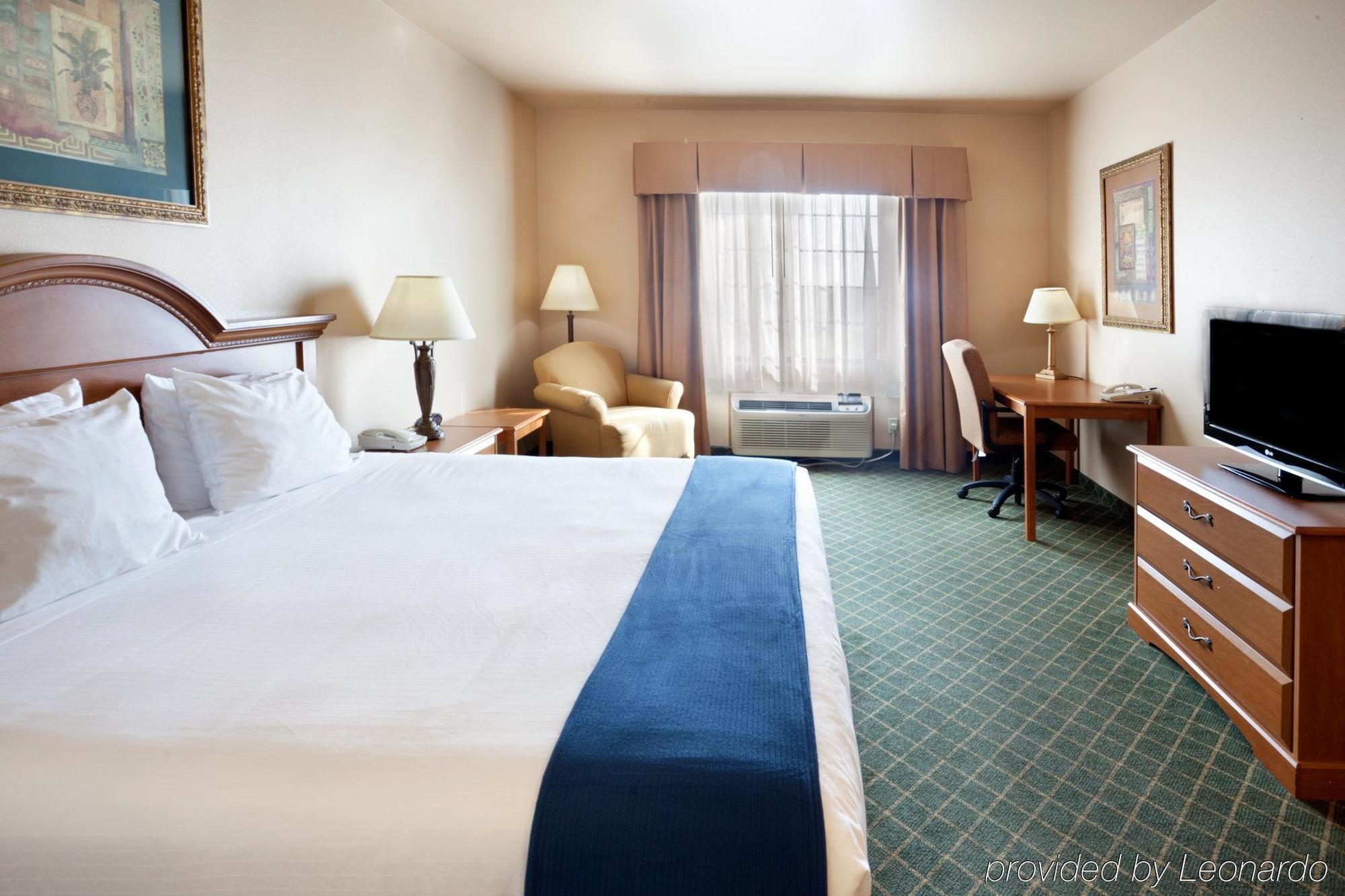 Holiday Inn Express Hotel And Suites Alice By Ihg Room photo