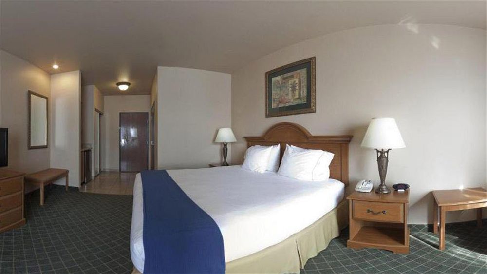 Holiday Inn Express Hotel And Suites Alice By Ihg Exterior photo