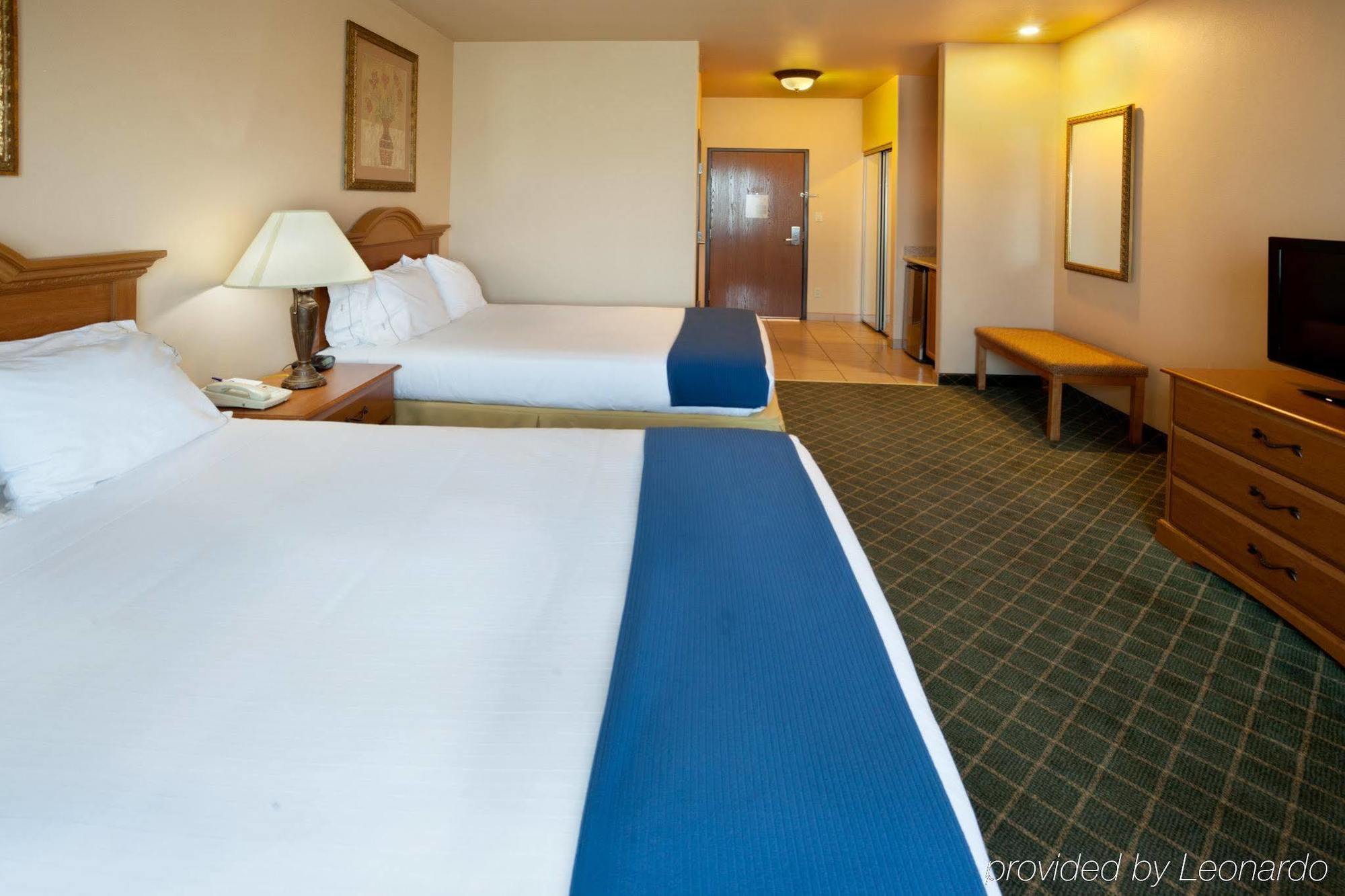 Holiday Inn Express Hotel And Suites Alice By Ihg Exterior photo